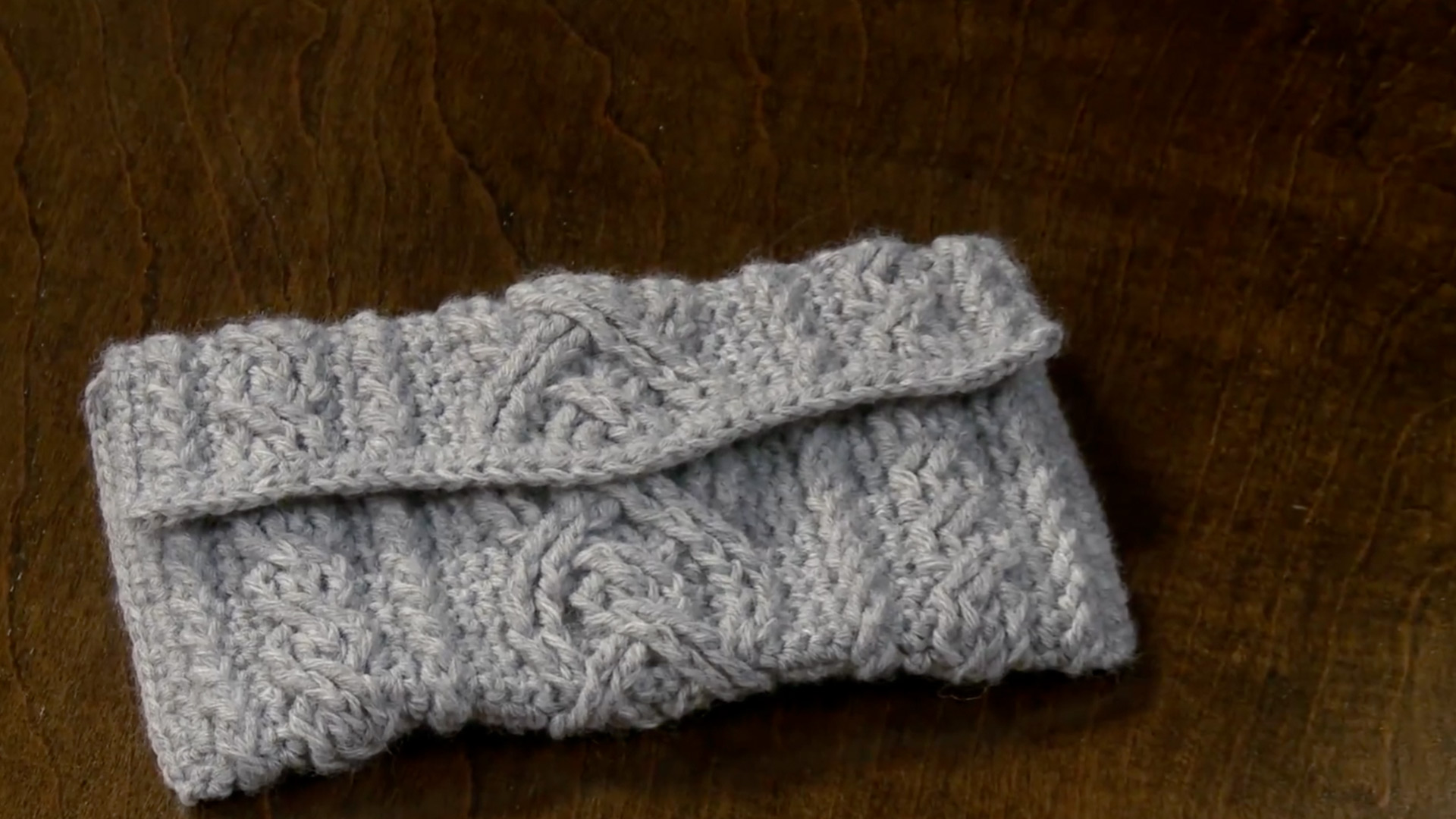 Crochet Cabled Clutch | Shannon Leigh Roudhánarticle featured image thumbnail.
