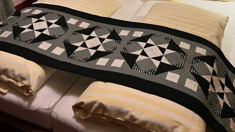 Craftsy Premium: Under the Stars Bed Runnerarticle featured image thumbnail.