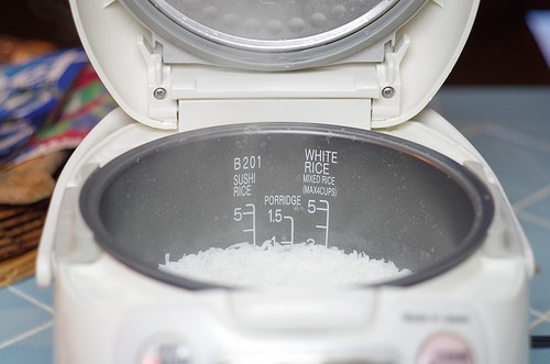 Cooking Rice in Rice Cooker