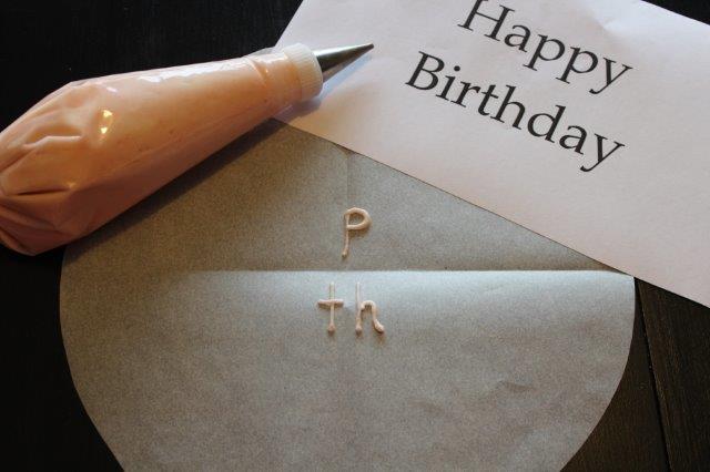 Spacing out the Letters Correctly - Writing on Cakes
