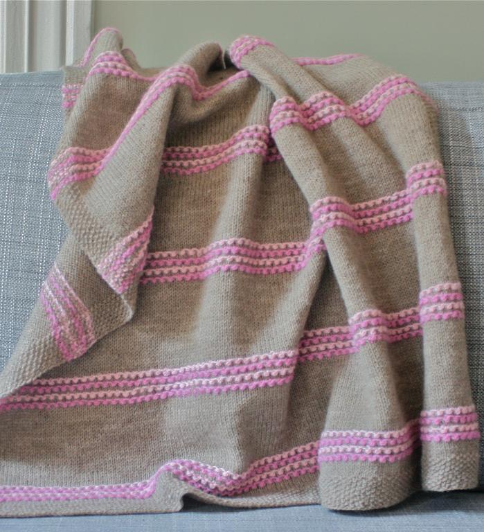 Sugar swirls knitted blanket