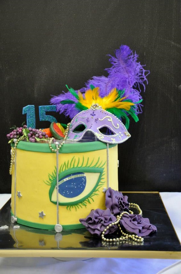 Carnaval-Themed Cake