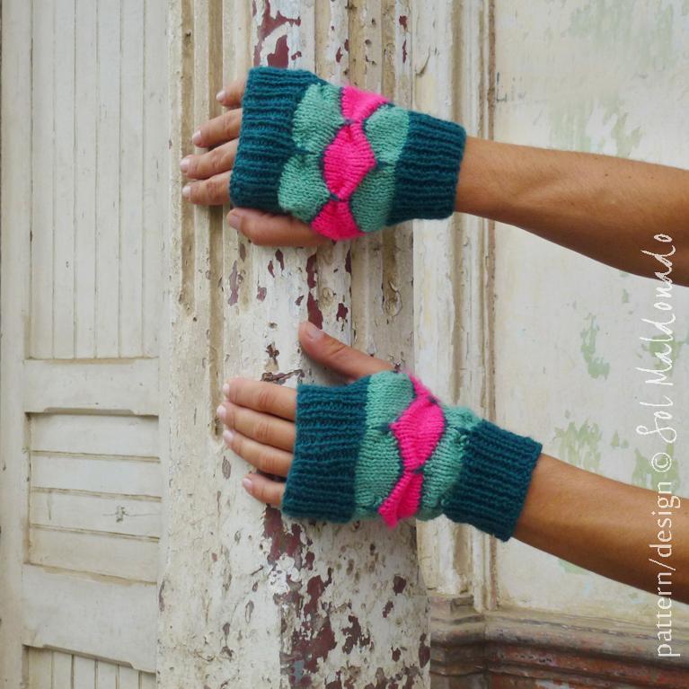 Geometric Fingerless Knitted Gloves