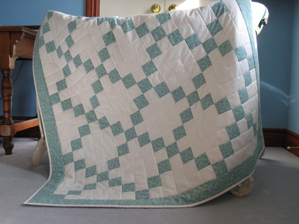 Irish Chain Baby Quilt: Pattern Available on Bluprint