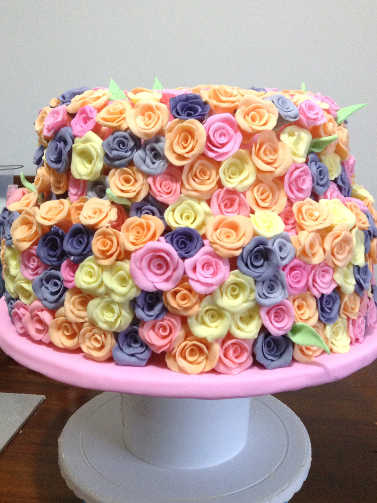 Cake with Modeling Chocolate Roses - Craftsy.com