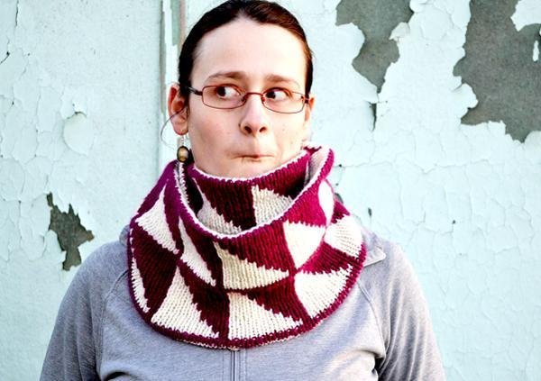 Pauka geometric knit cowl