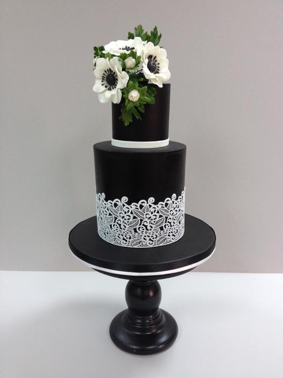 Bluprint Member Project: Tiered Bold Lace Cake 