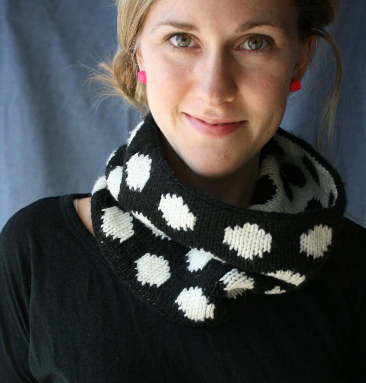 Double knit polka dot cowl