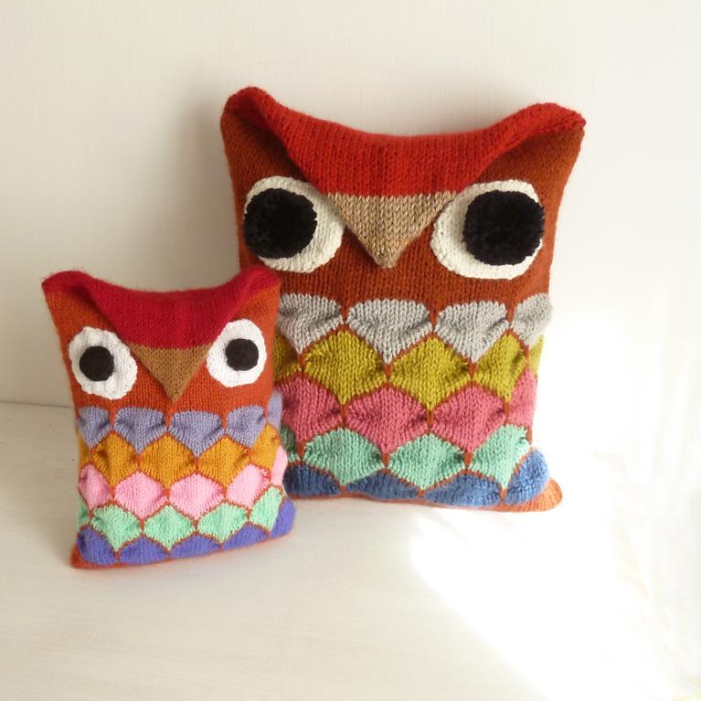 Knit owl pillow