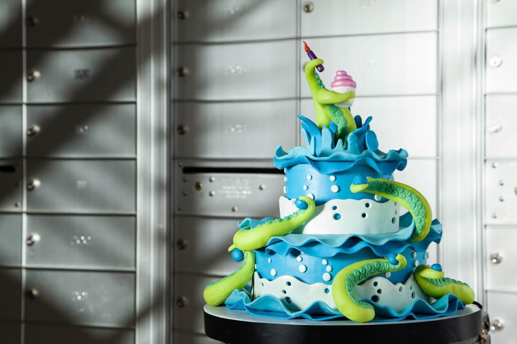 Octopus Modeling Chocolate Cake - Craftsy.com
