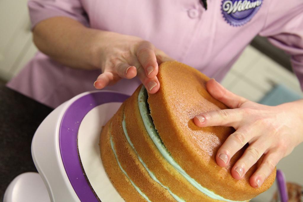 Stacking a Torted Cake - Craftsy.com