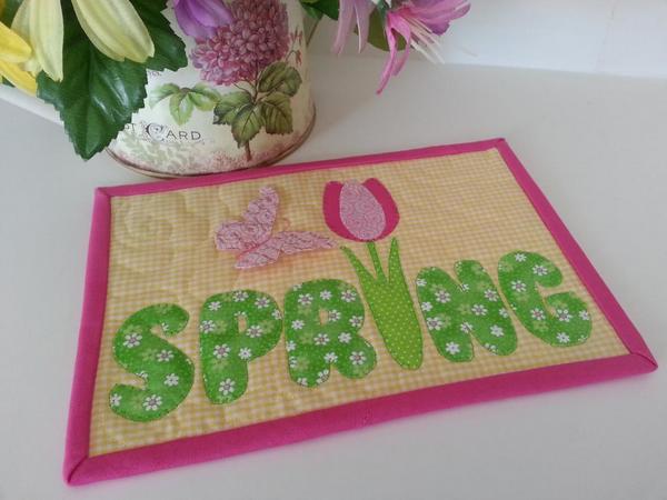 Quilted Spring Mug Rug - pattern on Bluprint