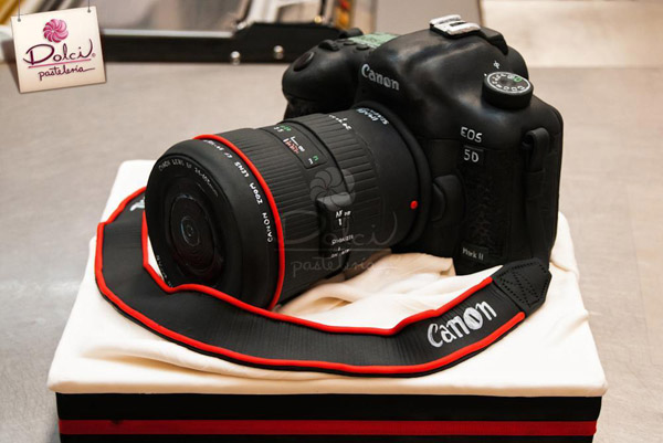 Camera cake by Dolci Pasteleria