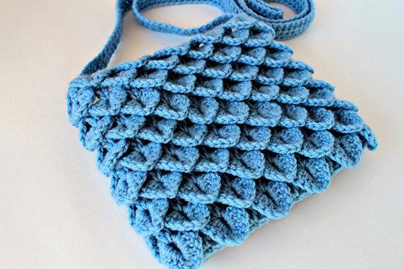 Crocodile stitch crochet bag - pattern on craftsy