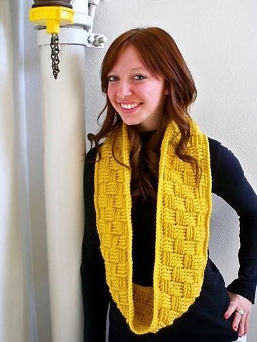 Checkerboard infinity scarf - Craftsy.com Member Pattern