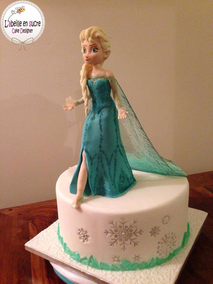 Frozen Cake Made with Pulled Sugar