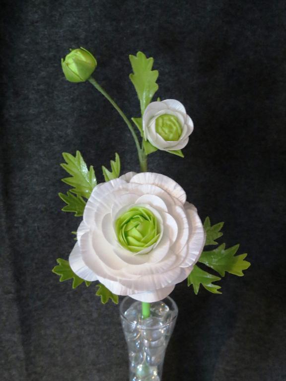 Sugar Flowers: White Ranunculus