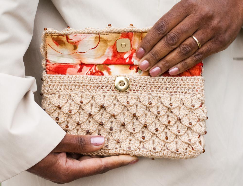 Crochet crocodile stitch clutch