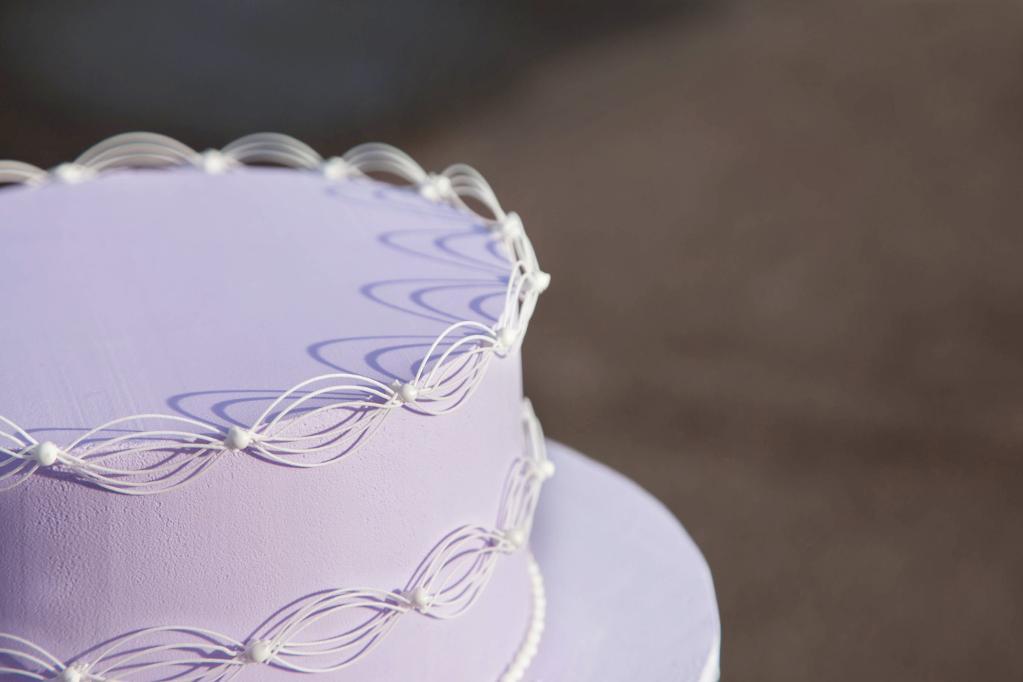 Cakes With Oriental Stringwork - Bluprint.com