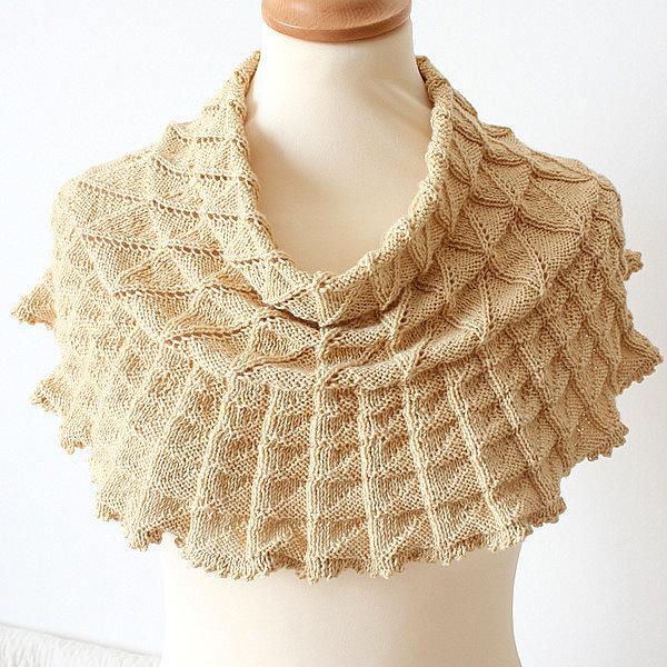 Knitted lace cowl