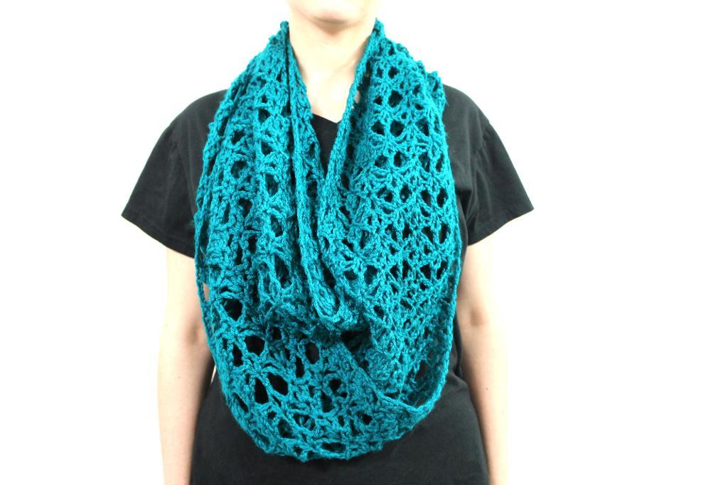 Crochet semester in Spain infinity scarf