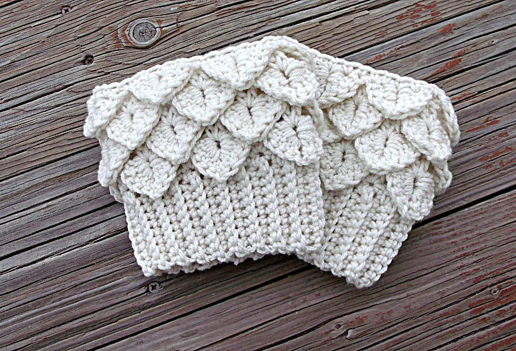 Crocodile stitch boot cuffs