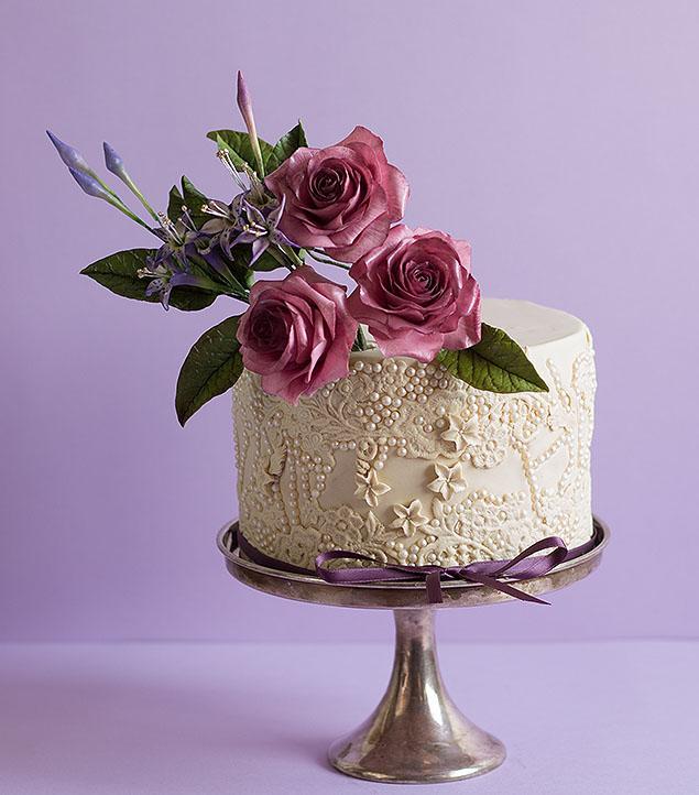 Single Tier Cake with Ping Sugar Roses