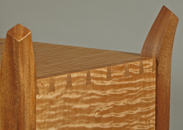 Dovetails in curly maple case