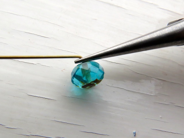 Round-Nose Pliers Bending Wire to Make Jewelry