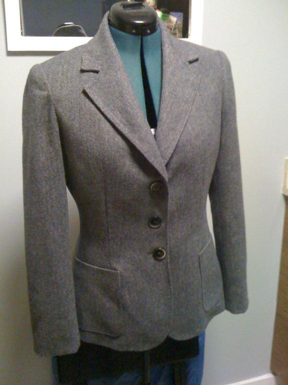 Polished hand-sewn grey blazer