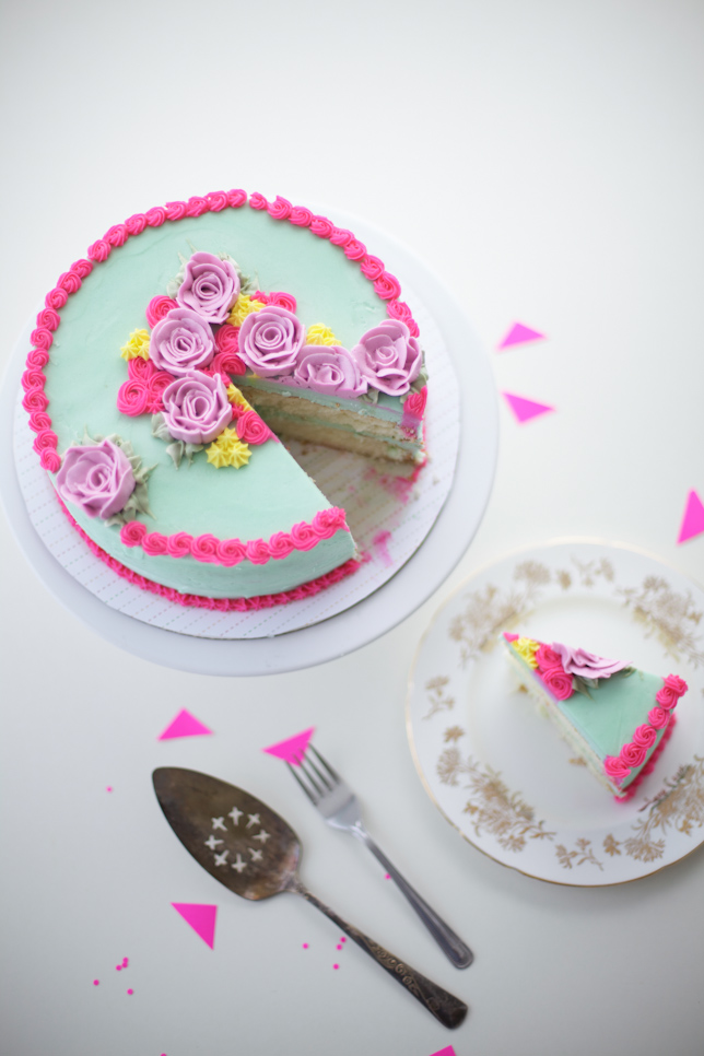 Perfectly pretty bouquet cake on Craftsy!
