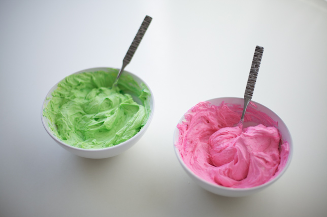 Colored Buttercream for a Birthday Cake