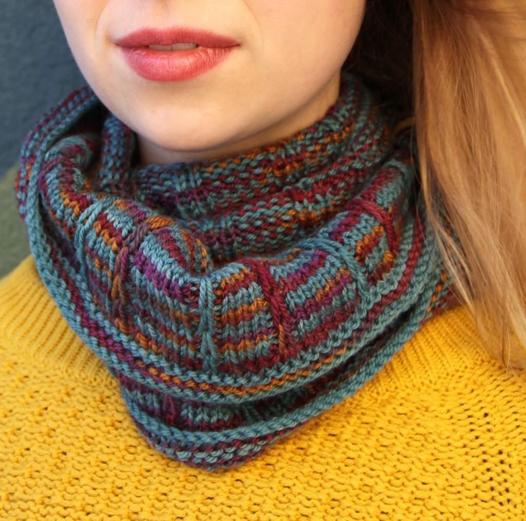 Knit Lapso cowl