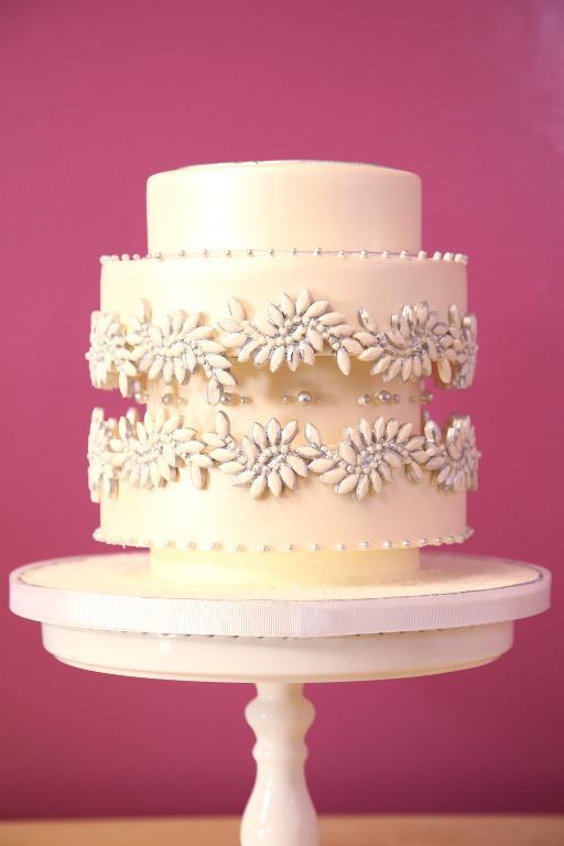 Jeweled accent cake