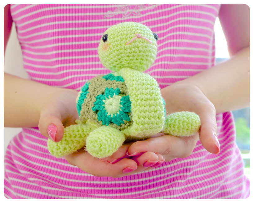 Granny square crochet turtle