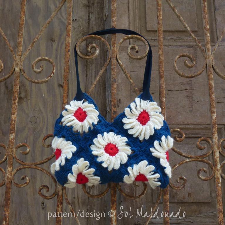 Floral granny square crochet bag