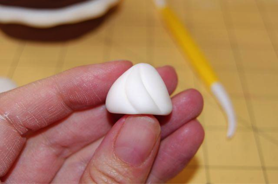 Step 16: Creating Fondant "Whipped Cream" Decorations