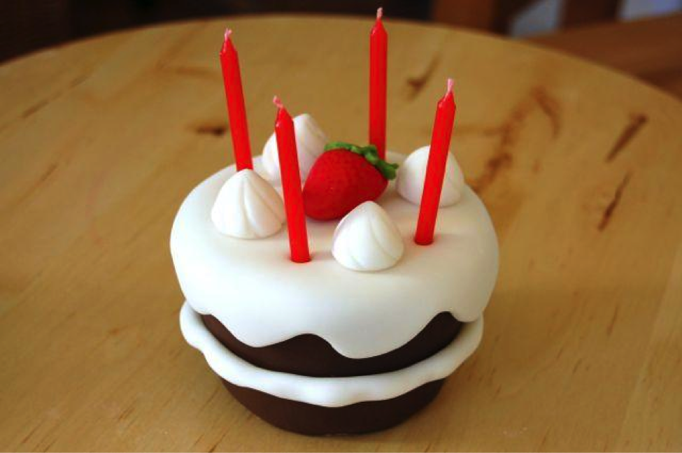 Step 17: Finishing Your Cake With a Fondant Strawberry and Candles!