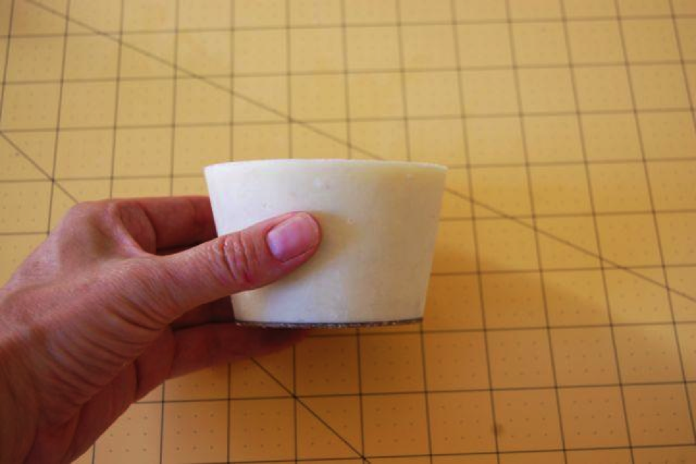 Step 4: Frost the muffin in ganache