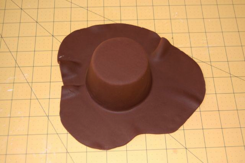 Smoothing the Fondant Covering