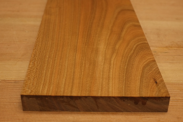 how to apply wax to wood