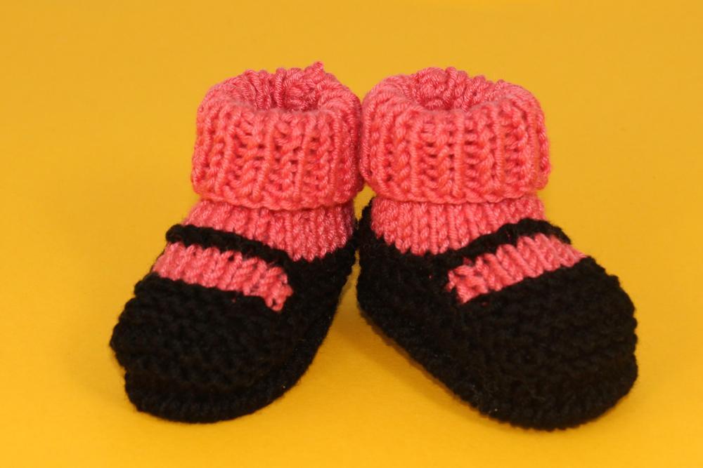 Knitted baby sock slippers