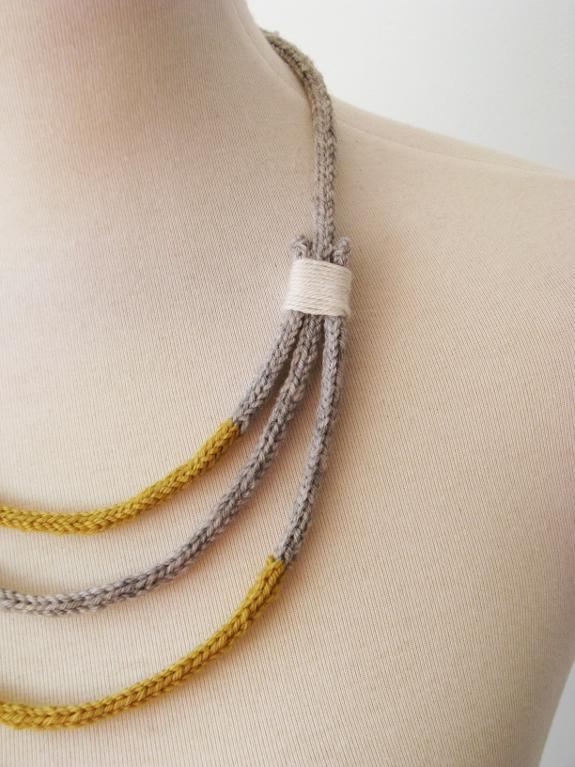 Knit Pirra necklace