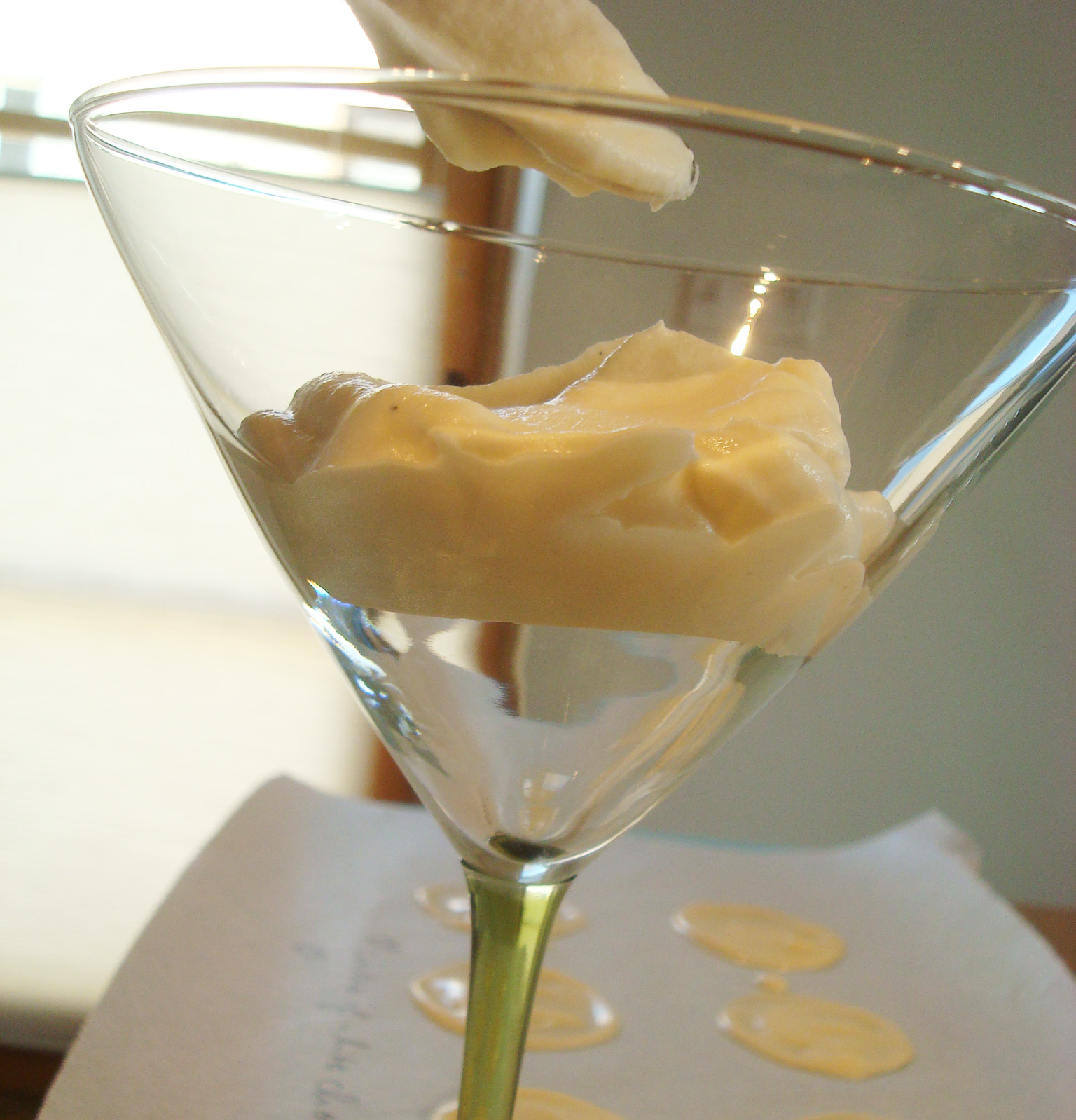 Filling your floating dessert glass