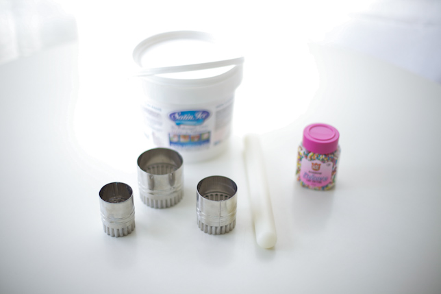 Cake decorating supplies