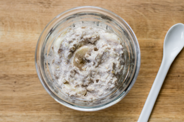 Overnight Oats With Yogurt and Banana