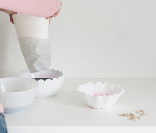 How to dye paper naturally