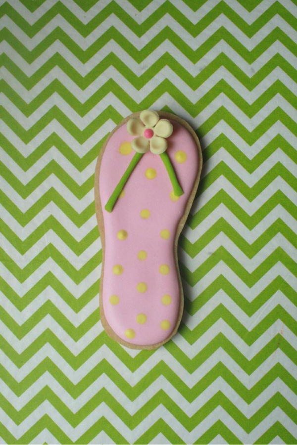 finished flip flop cookie!