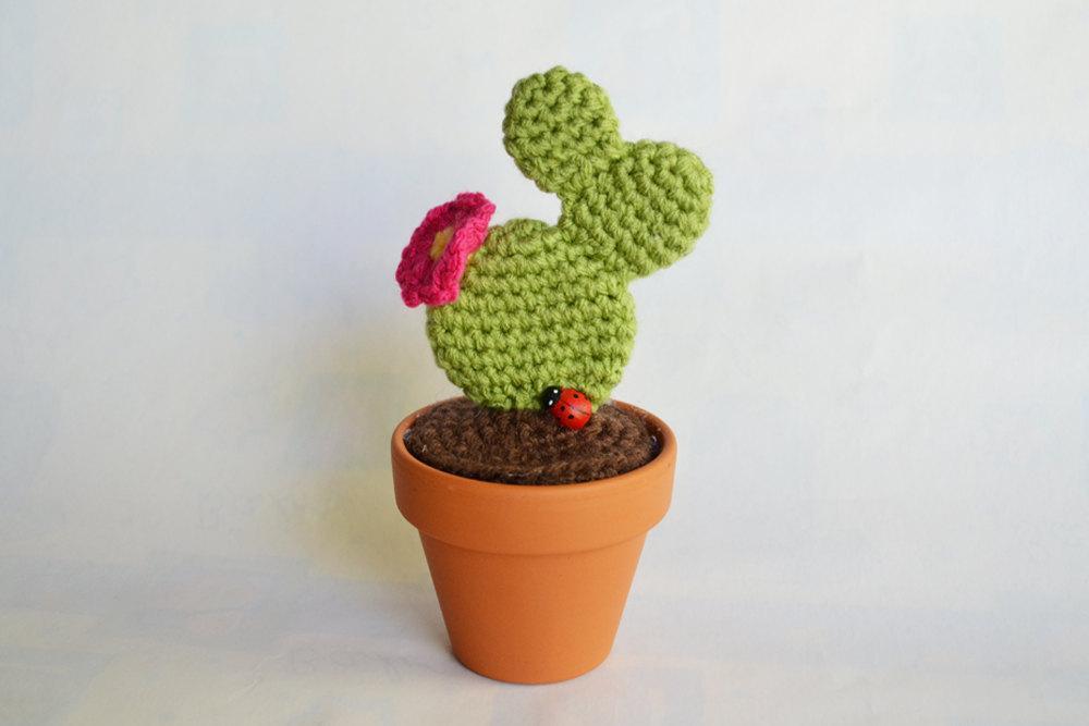 Crochet prickly pear cactus