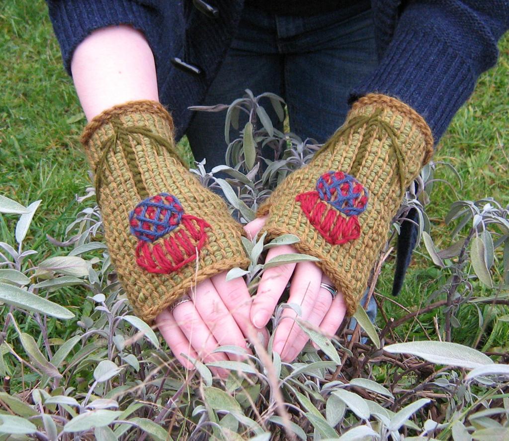 Tunisian crochet fingerless mitts